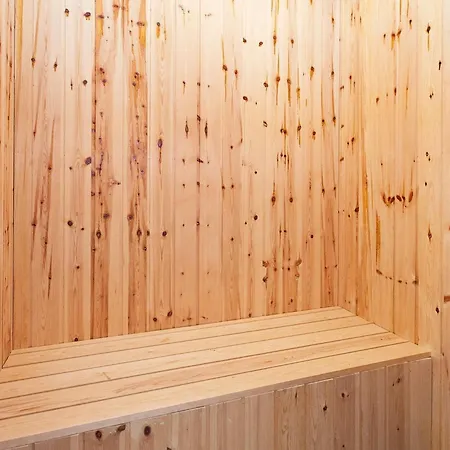 4 Person On A In Lejlighed *